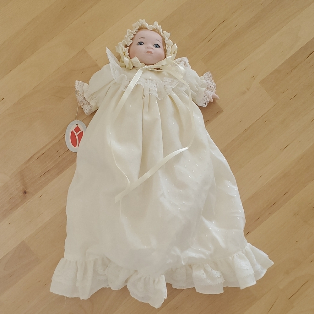 Porcelain Baby Doll 8" Cream Lace Dress Removable Outfit Vintage Style